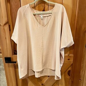 Zenana Elegant Cream/light pink Women's Top